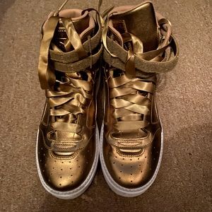 Women’s PUMA hi-top sneaker